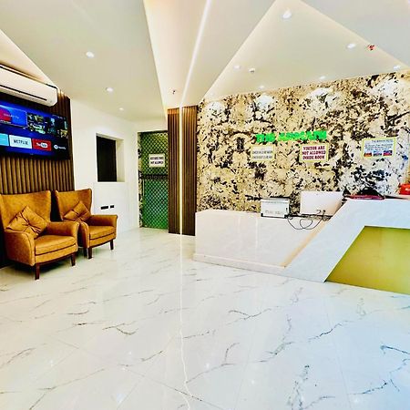 Hotel Hsp Plaza New Delhi Exterior photo
