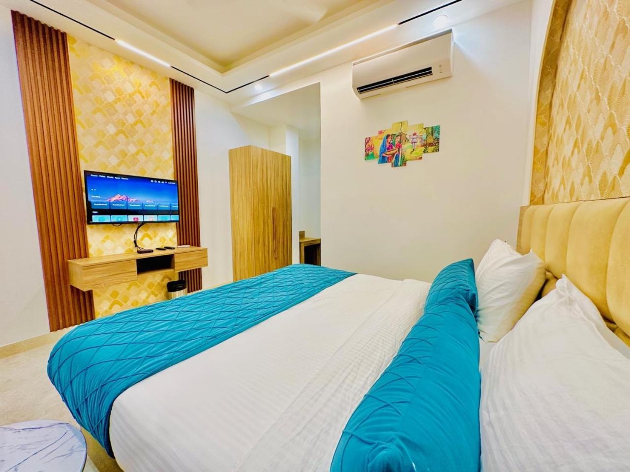 Hotel Hsp Plaza New Delhi Exterior photo