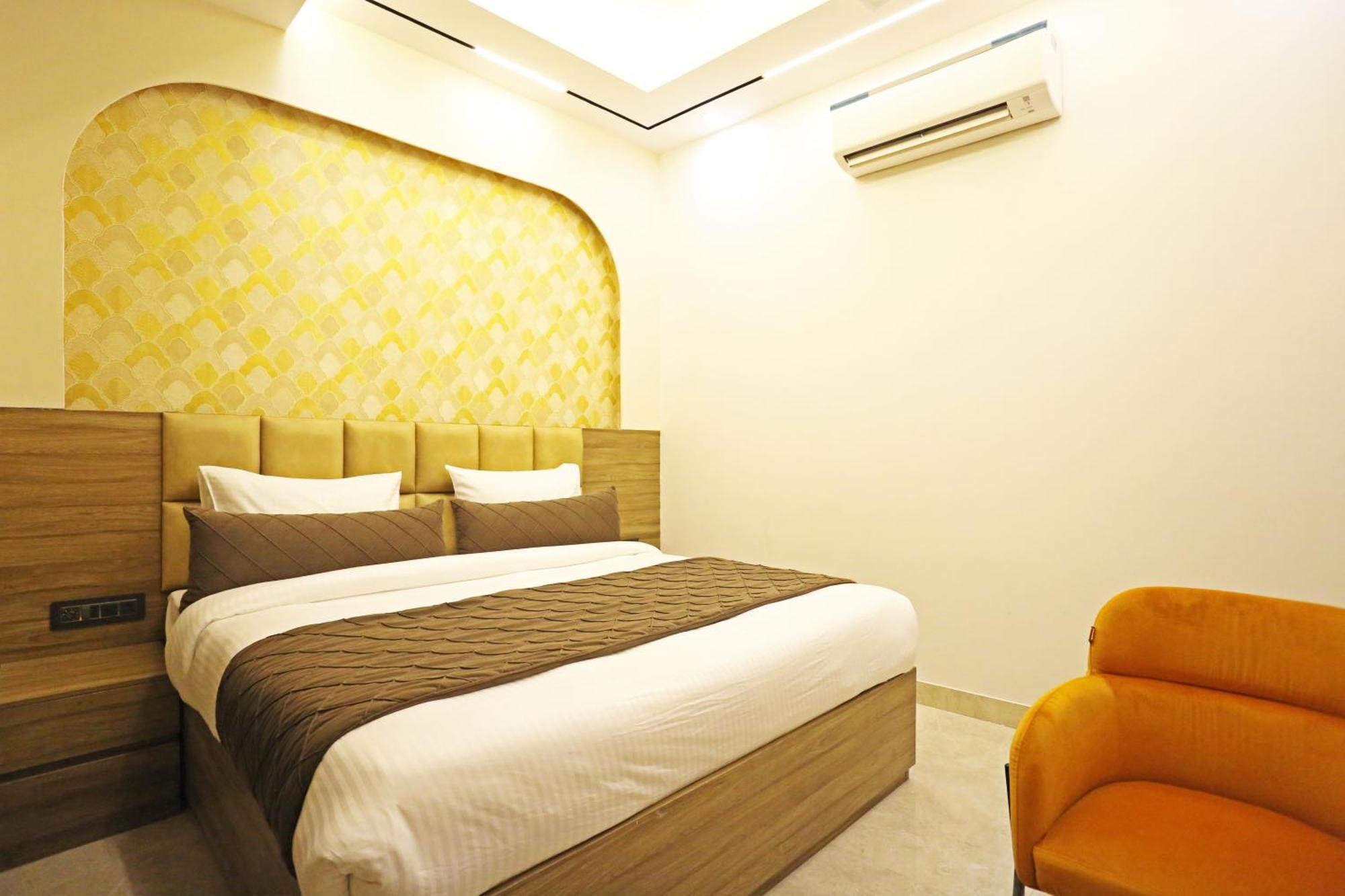 Hotel Hsp Plaza New Delhi Exterior photo