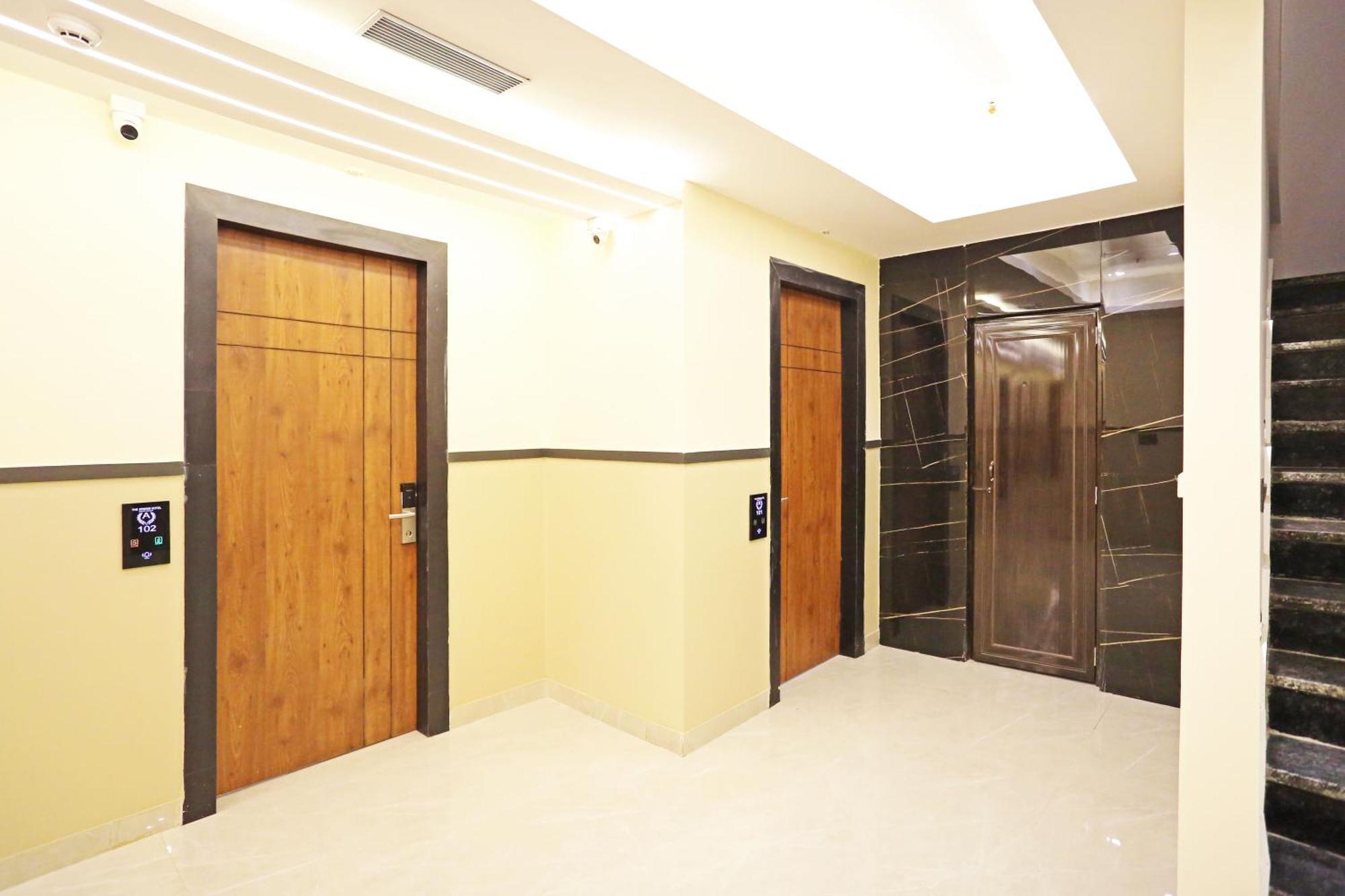 Hotel Hsp Plaza New Delhi Exterior photo