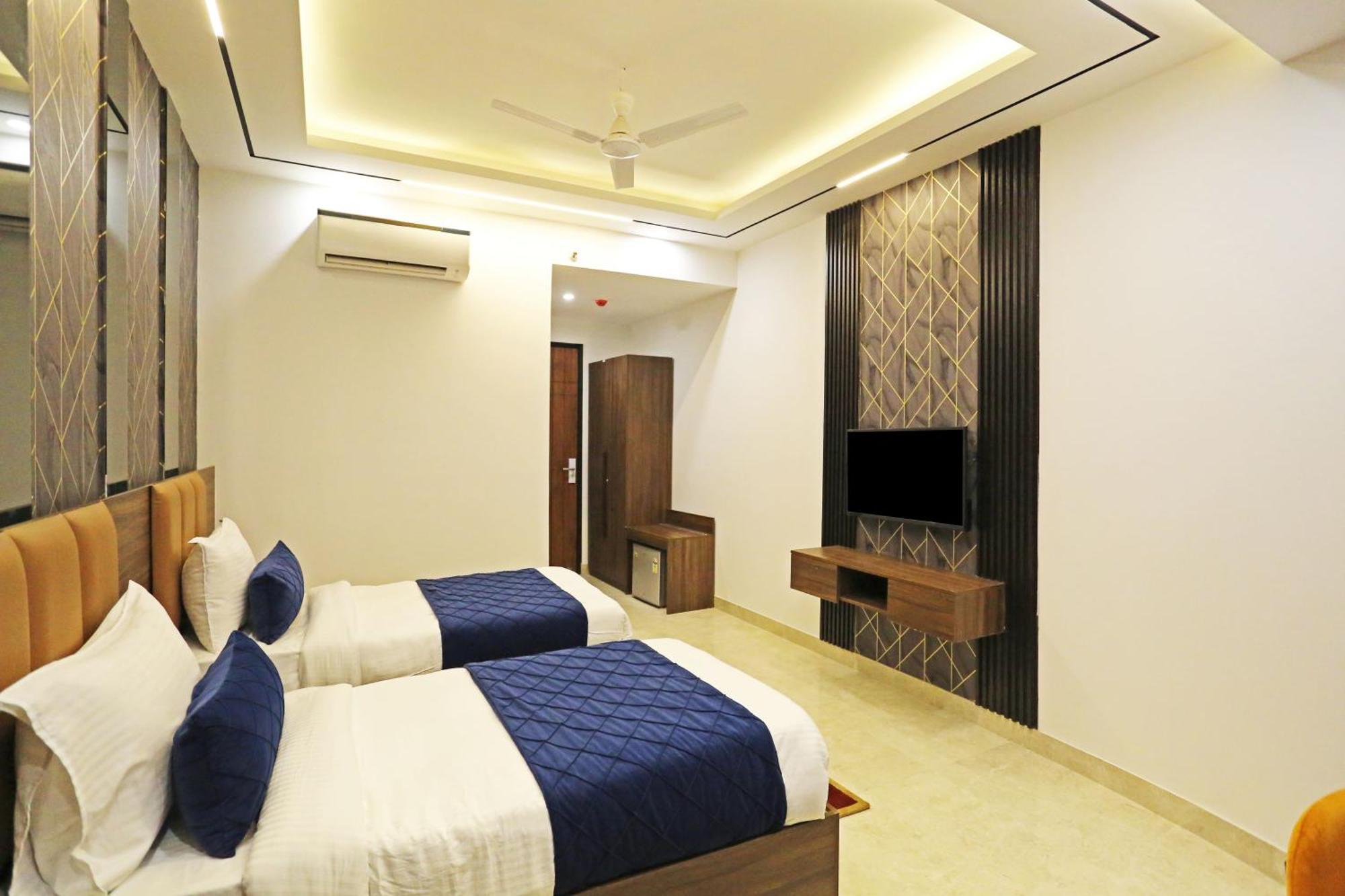 Hotel Hsp Plaza New Delhi Exterior photo