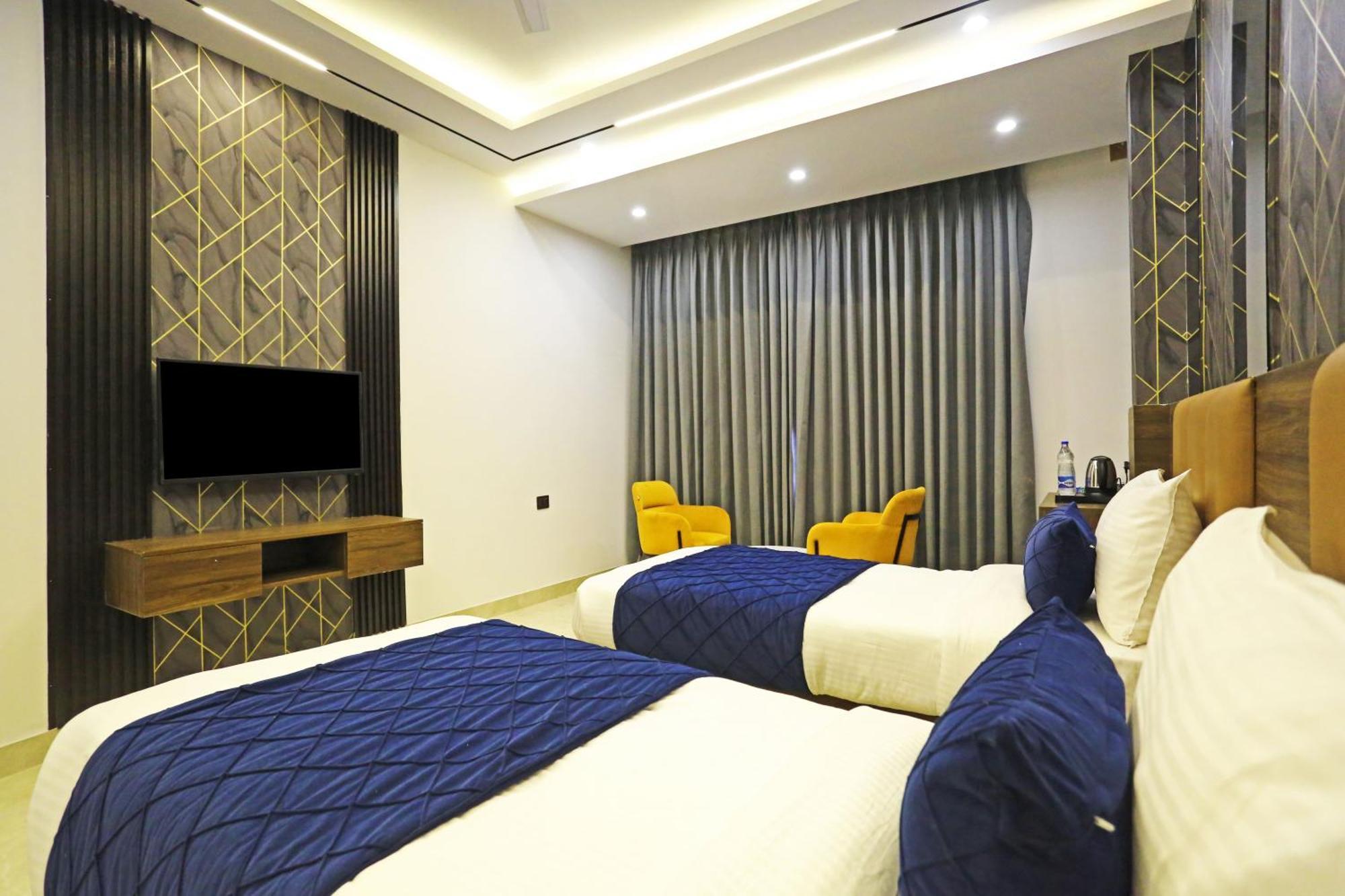 Hotel Hsp Plaza New Delhi Exterior photo