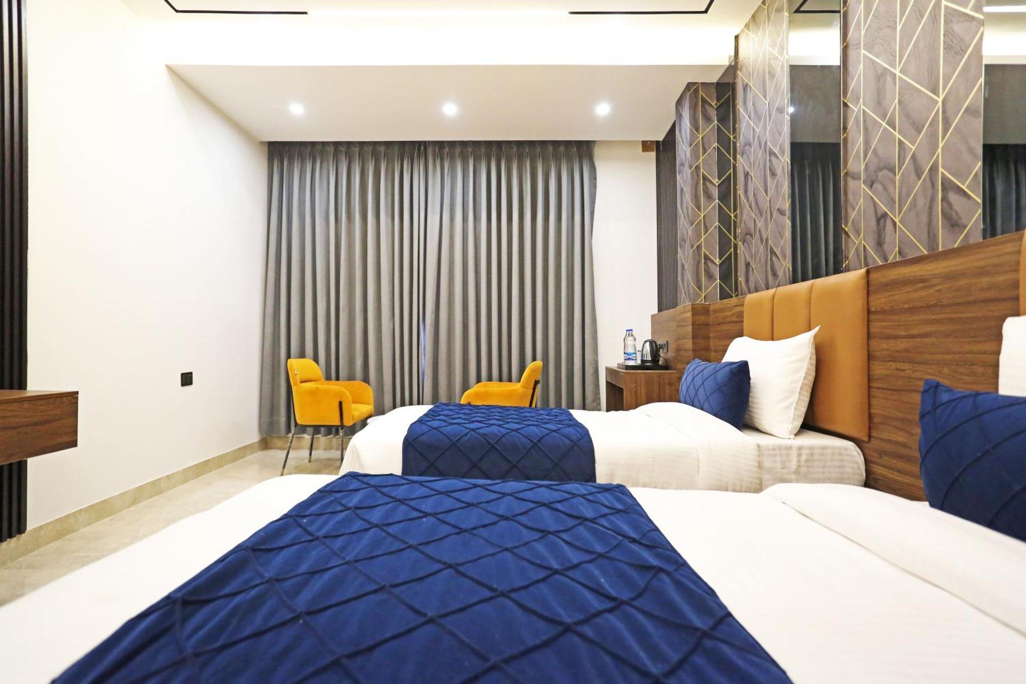 Hotel Hsp Plaza New Delhi Exterior photo