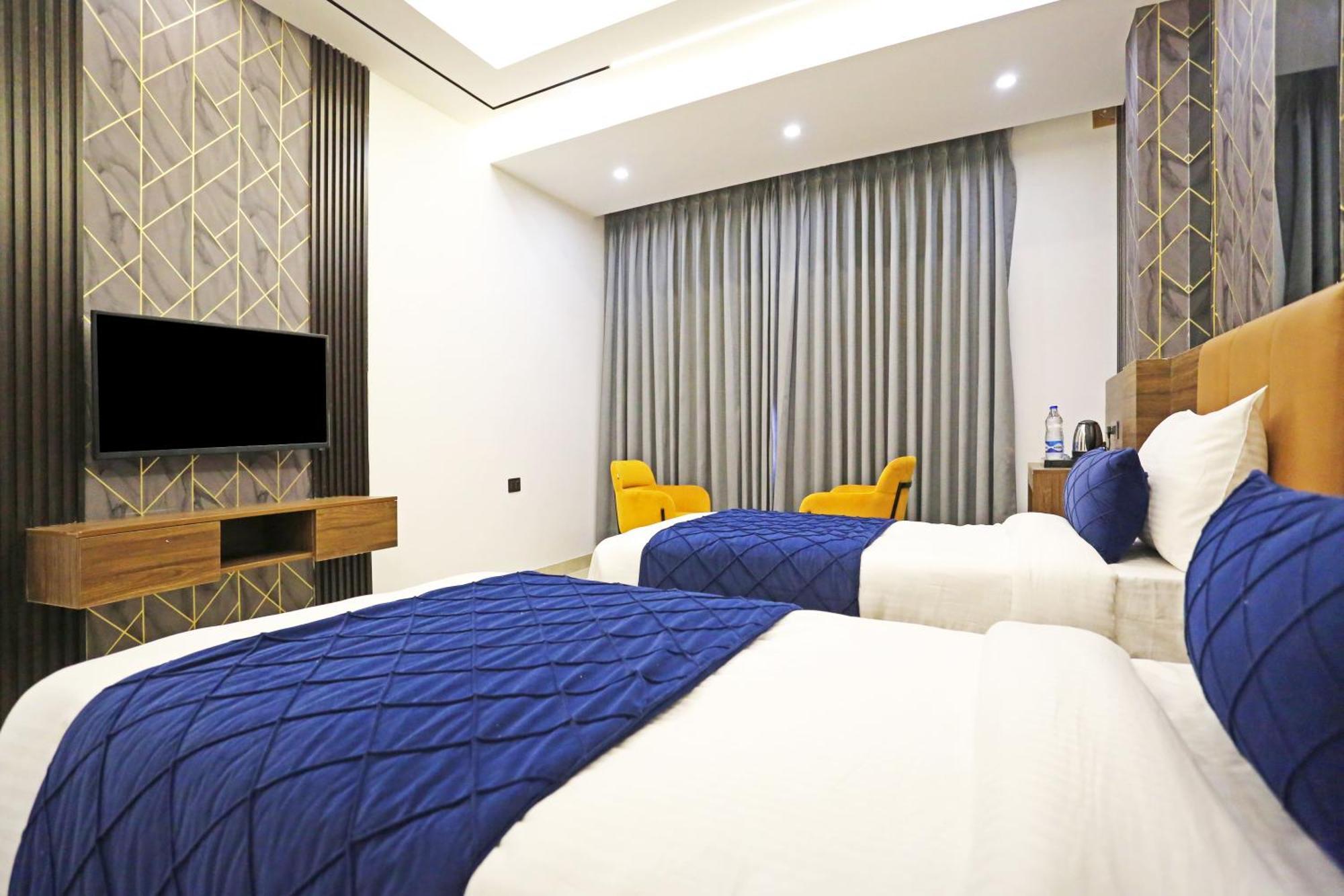 Hotel Hsp Plaza New Delhi Exterior photo