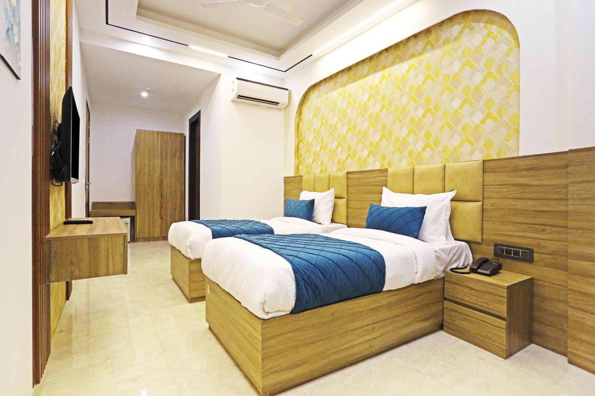 Hotel Hsp Plaza New Delhi Exterior photo