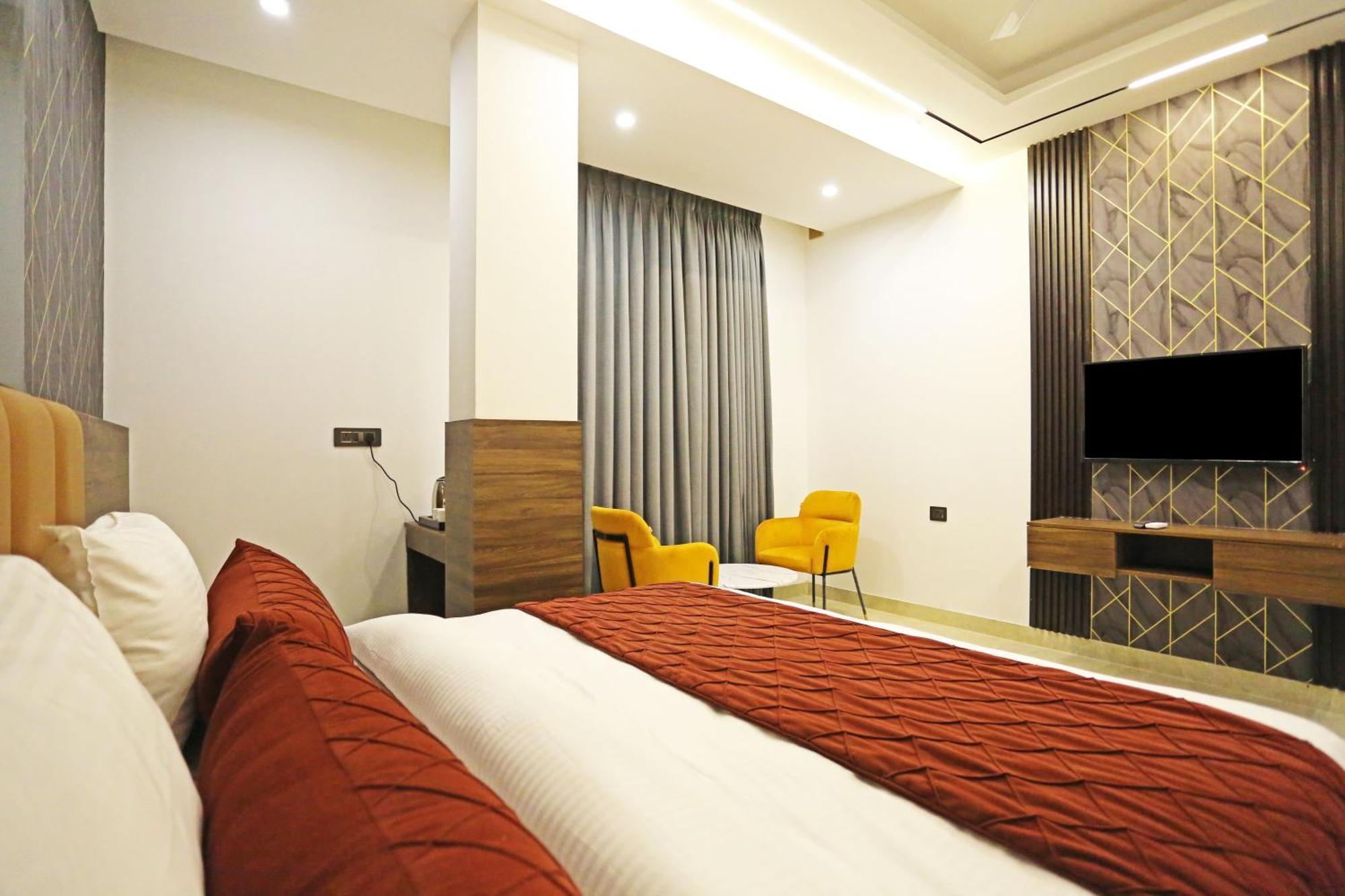 Hotel Hsp Plaza New Delhi Exterior photo