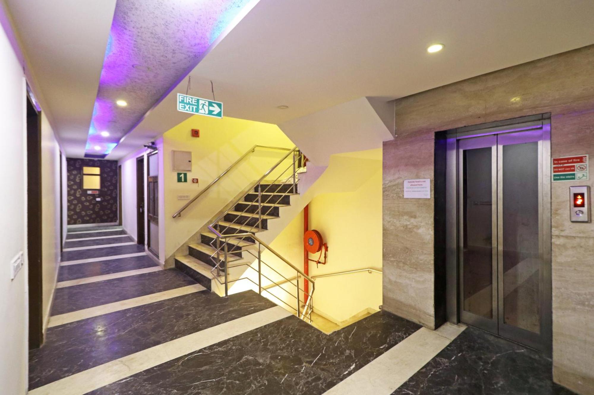 Hotel Hsp Plaza New Delhi Exterior photo