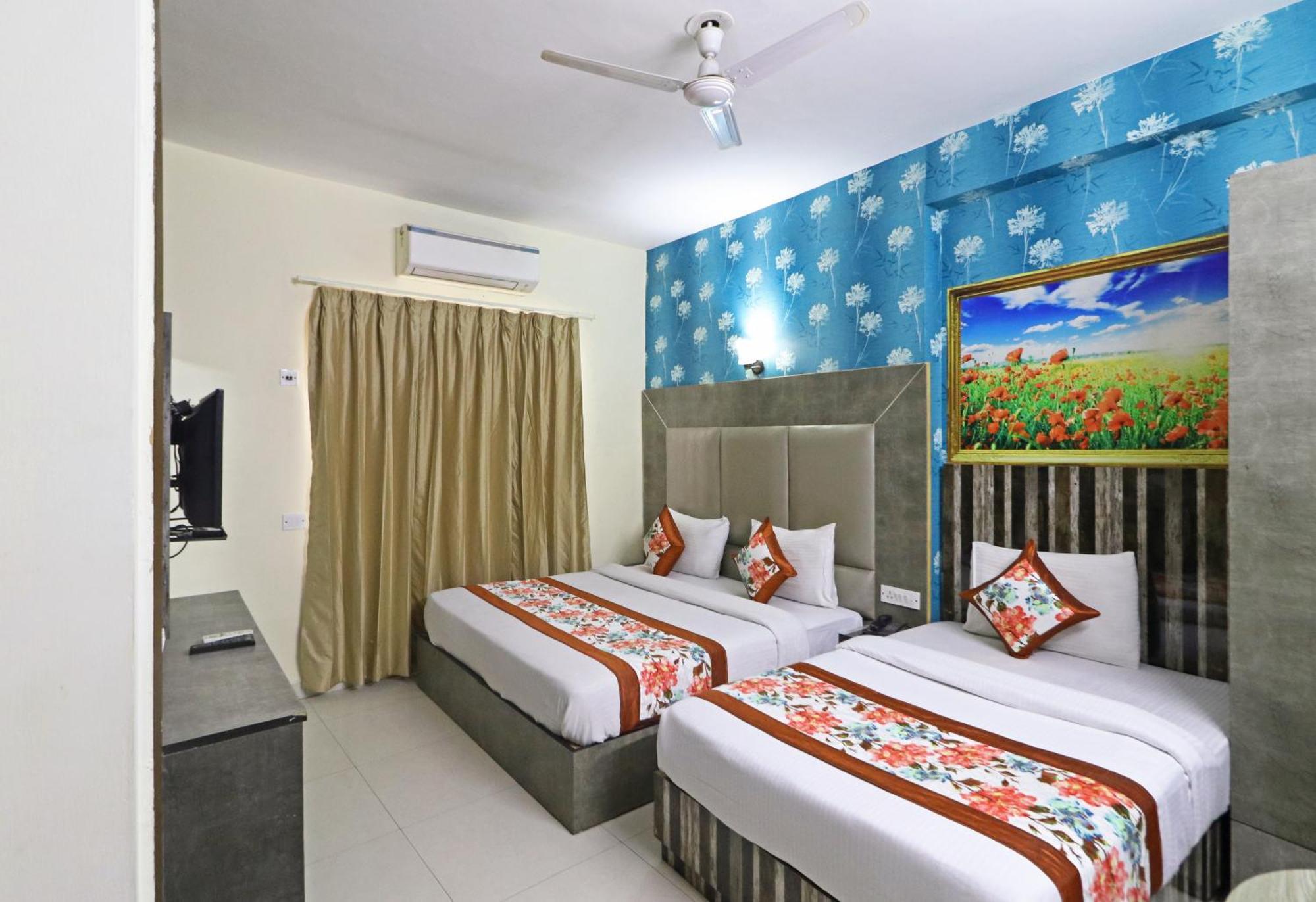 Hotel Hsp Plaza New Delhi Exterior photo